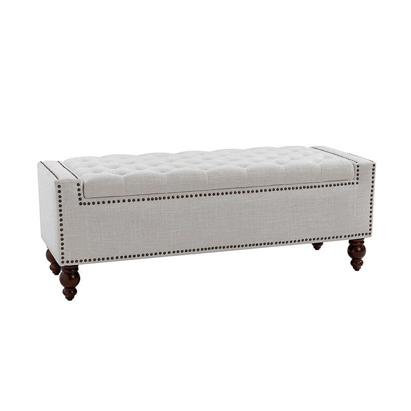 Banc de rangement capitonné avec couvercle rabattable, garniture cloutée en cuivre, assise en mousse et pieds en bois massif de noyer tournés | Ivoire | Individuel