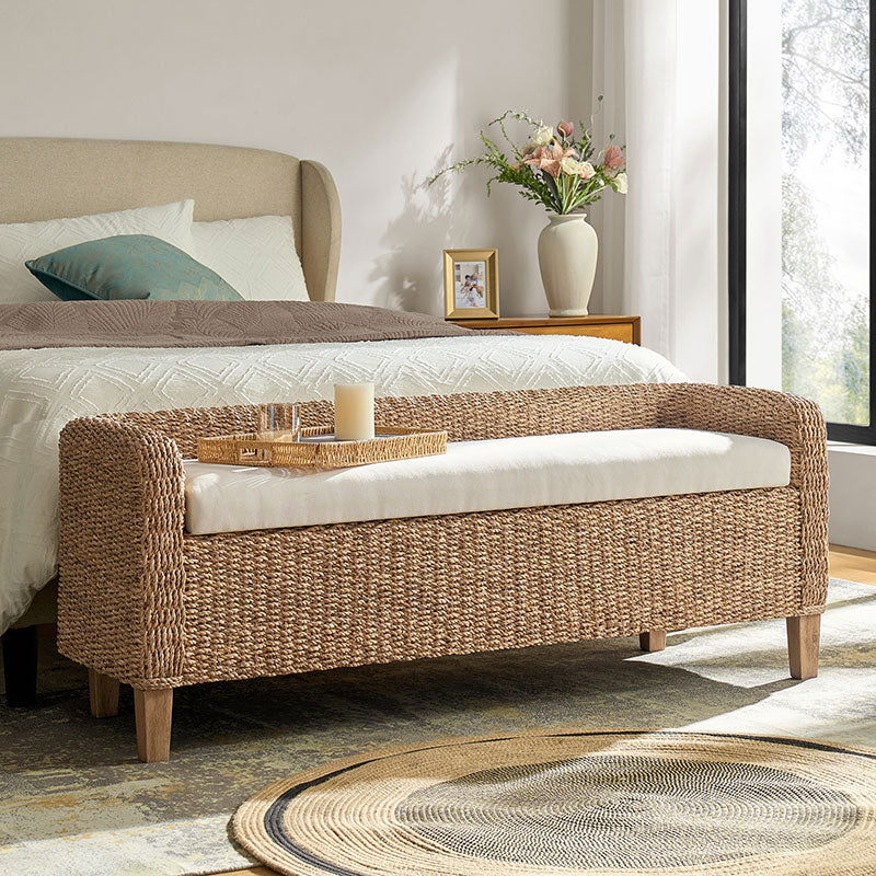 Banc de rangement en rotin à couvercle relevable avec coussin rembourré, accoudoirs et pieds effilés en bois massif | Naturel | Individuel