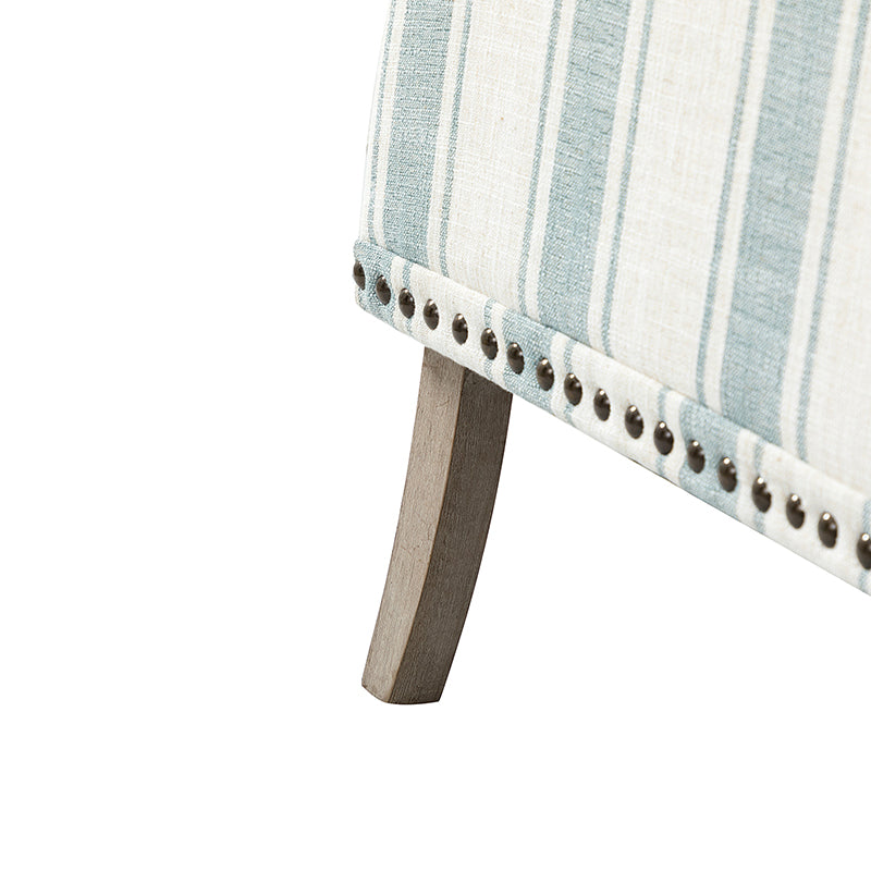 Fauteuil en polyester rayé avec garniture cloutée, accoudoirs carrés et pieds en bois sculpté gris fumé | Marine / Gris / Noir / Bleu | Siège unique
