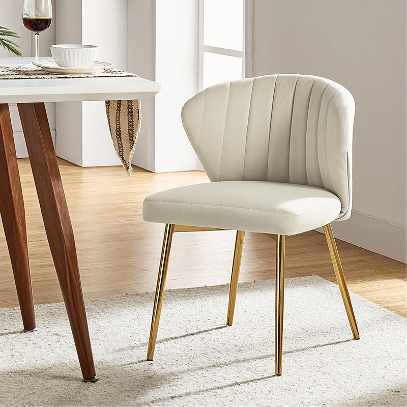 Chaise d'appoint capitonnée en velours avec rembourrage en mousse et pieds en métal doré | Jaune / Orange / Bleu sarcelle / Sauge / Rose / Bleu marine / Rouge / Vert / Fuchsia / Ivoire / Noir / Moutarde / Fauve | Siège unique