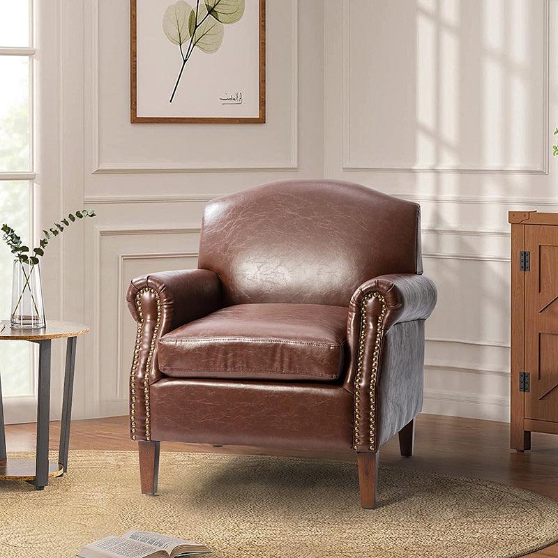 Fauteuil en cuir PU de couleur camel avec garniture cloutée, accoudoirs arrondis, rembourrage en mousse et pieds en bois de noyer massif | Marron / Camel / Taupe / Marine / Noir | Siège unique
