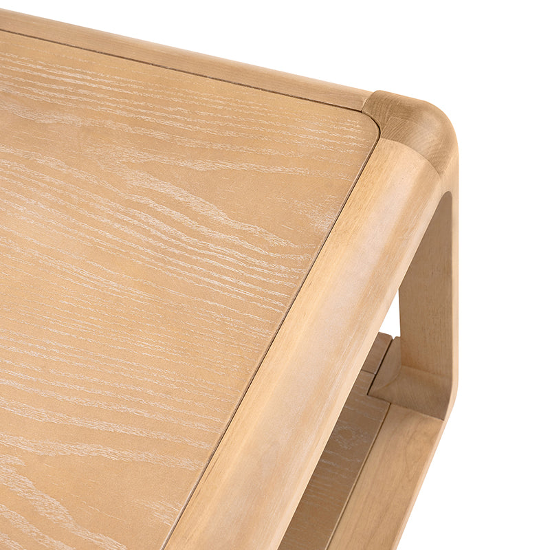 Table basse en bois massif avec coins arrondis, rangement ouvert et base à cadre ouvert | Naturel / Chêne / Noir | Simple