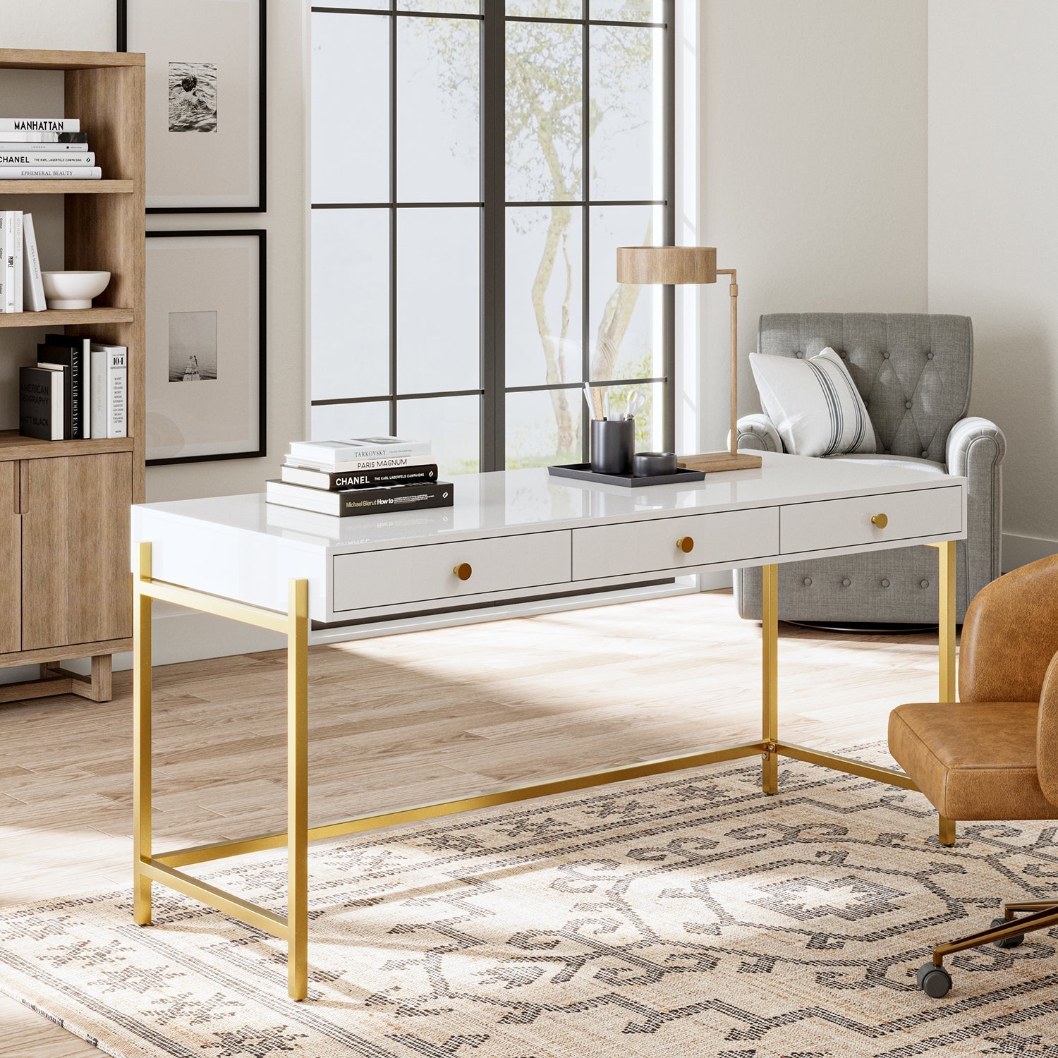 Bureau 3 tiroirs avec plateau noir brillant, tiroirs à fermeture amortie et pieds en métal doré | Blanc / Noir | Simple