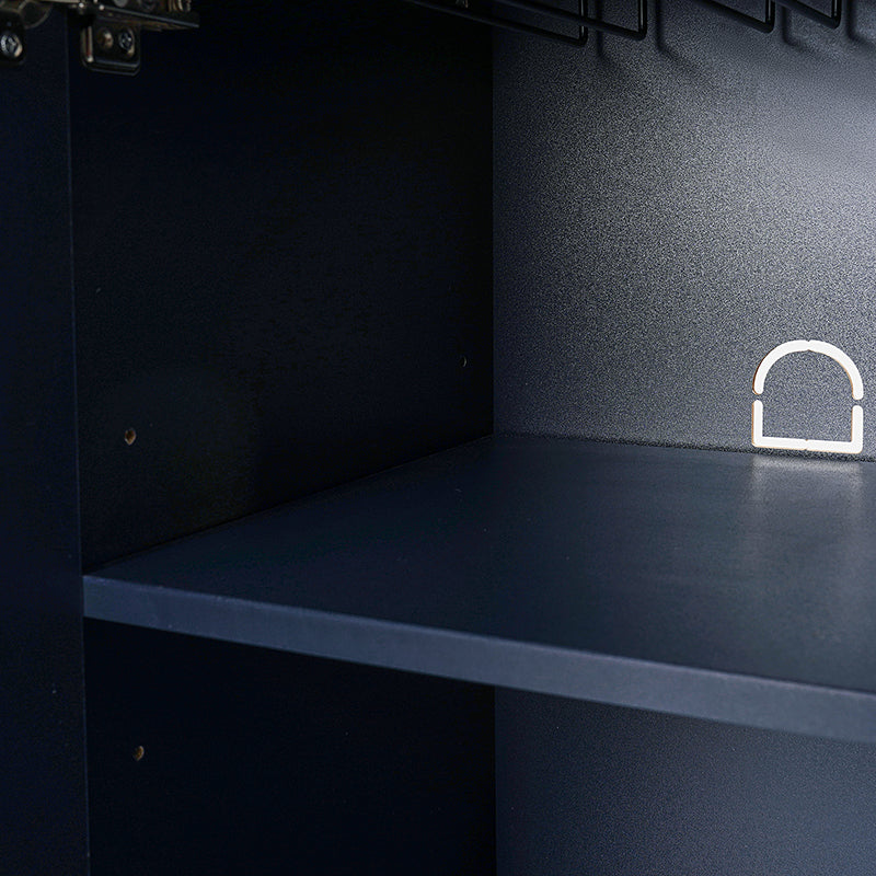 63 po Buffet 4 portes à rainures linéaires avec 2 tiroirs, porte-verres à vin, 3 étagères réglables et pieds en fer | Noir / Blanc / Bleu marine | Simple