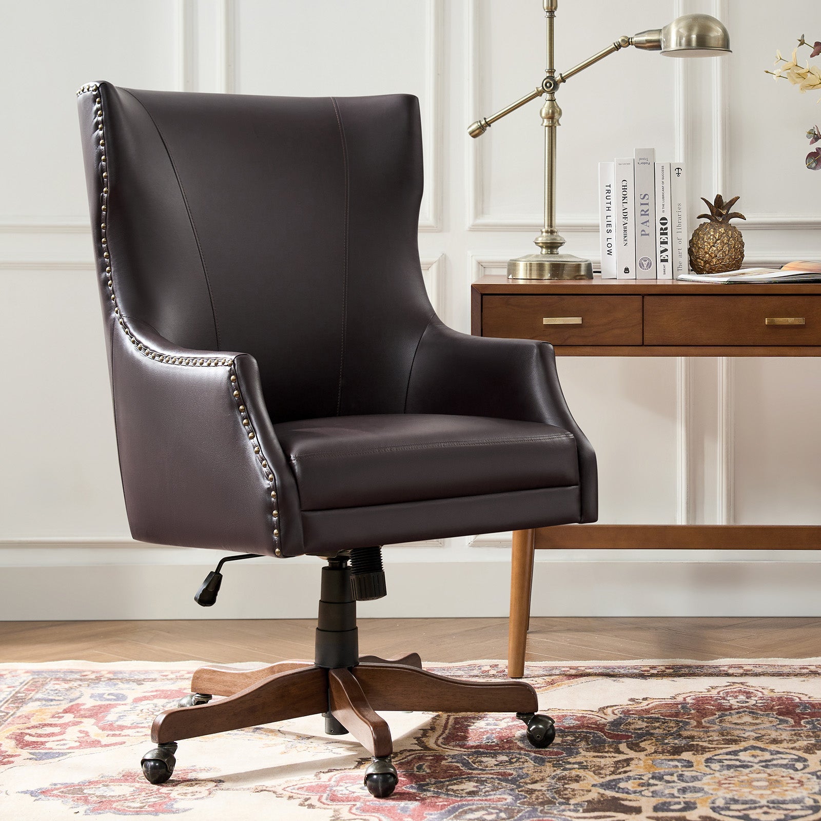 Chaise de bureau à dossier haut en cuir PU avec clous décoratifs en cuivre, hauteur réglable et pivotante | Camel / Noir / Marron | Un siège
