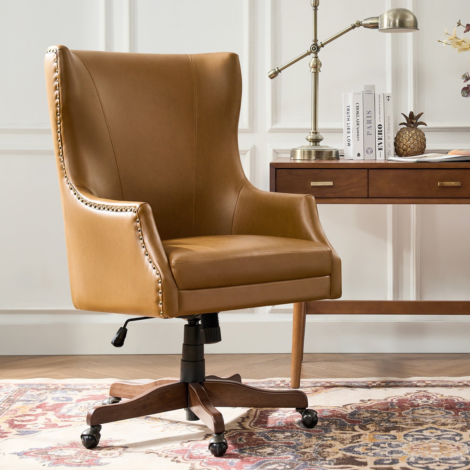 Chaise de bureau à dossier haut en cuir PU avec clous décoratifs en cuivre, hauteur réglable et pivotante | Camel / Noir / Marron | Un siège
