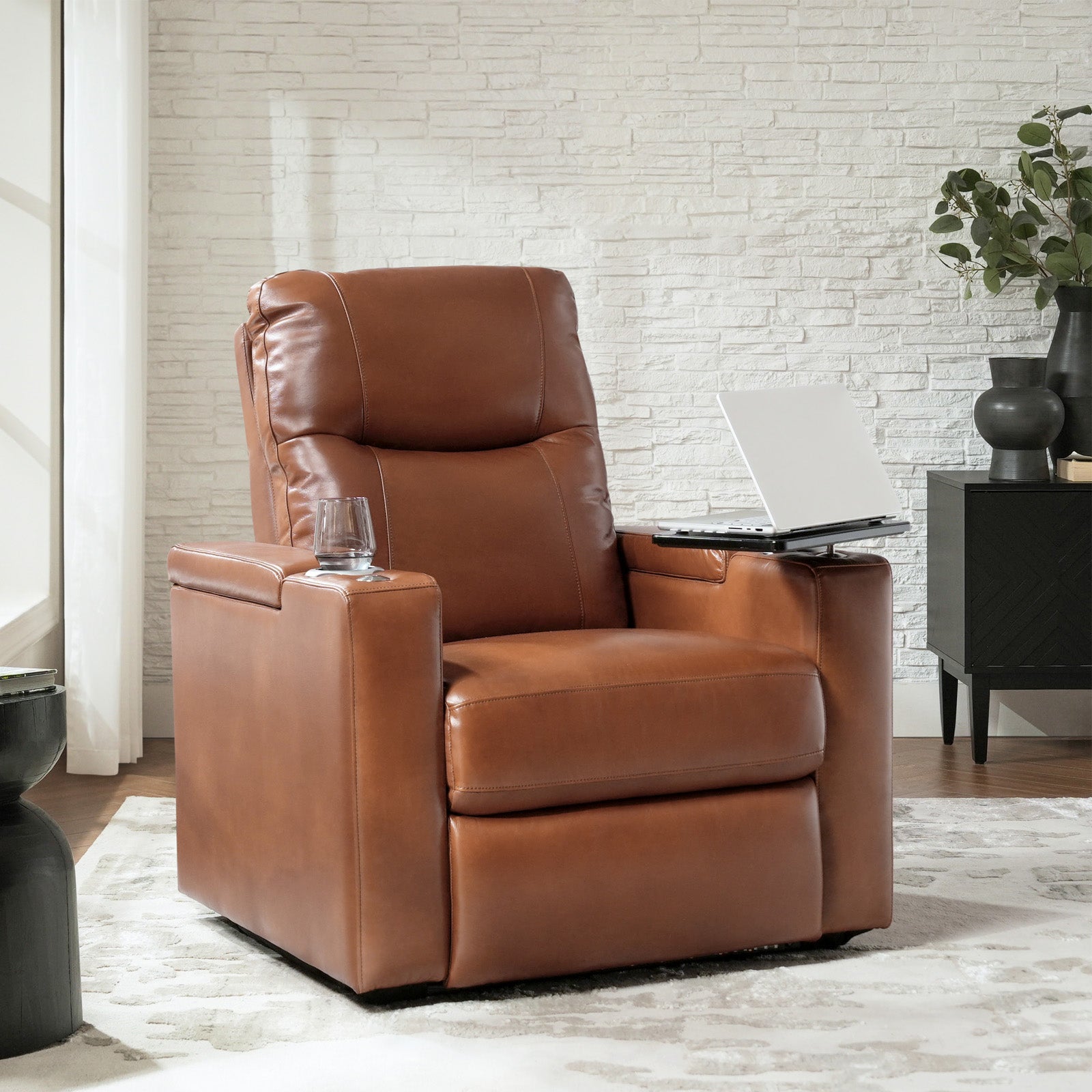 Fauteuil inclinable électrique en cuir de première qualité avec appuie-tête réglable, table d'appoint, support de téléphone, chargement USB et éclairage d'ambiance | Chameau / Noir / Cuir vieilli | Une place
