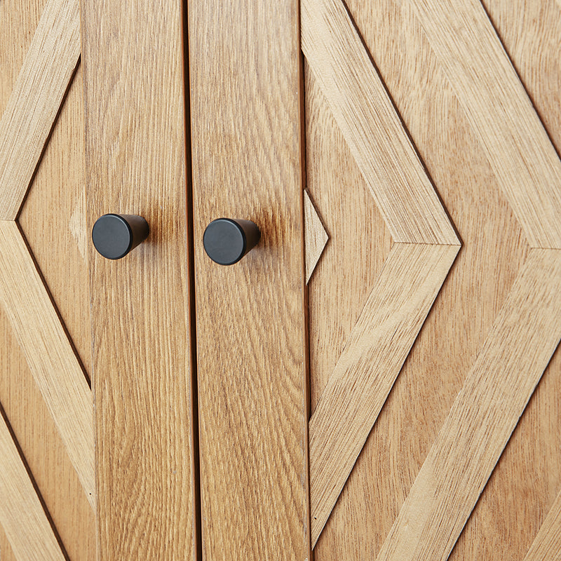 Meuble d'appoint 2 portes à motif chevron de 76 cm avec 3 étagères réglables, passe-câbles et pieds en bois d'hévéa | Noyer / Noir | Unique