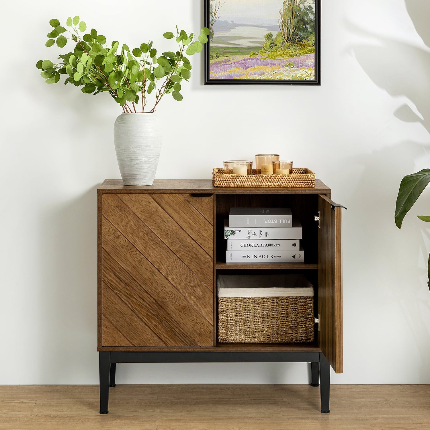 Meuble d'appoint 2 portes à chevrons de 81 cm avec étagères réglables et pieds en métal noir | Noyer | Unité
