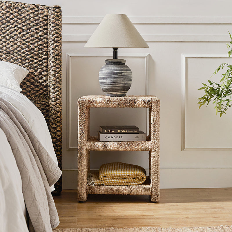 Table d'appoint en rotin avec 2 étagères ouvertes et dos fini | Naturel | Simple