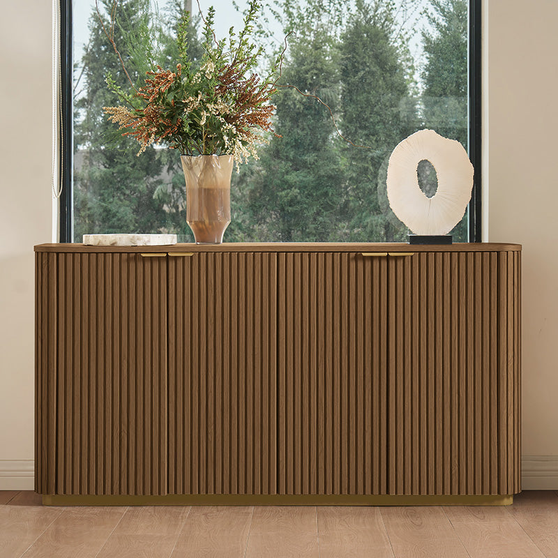 Meuble incurvé à 4 portes avec texture à rayures verticales, 3 tiroirs, étagères réglables et base en métal | Naturel / Chêne clair | Simple