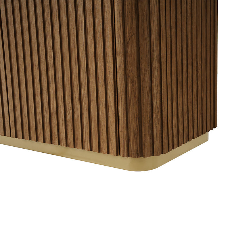 Meuble incurvé à 4 portes avec texture à rayures verticales, 3 tiroirs, étagères réglables et base en métal | Naturel / Chêne clair | Simple