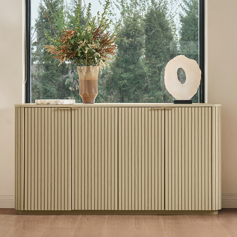Meuble incurvé à 4 portes avec texture à rayures verticales, 3 tiroirs, étagères réglables et base en métal | Naturel / Chêne clair | Simple