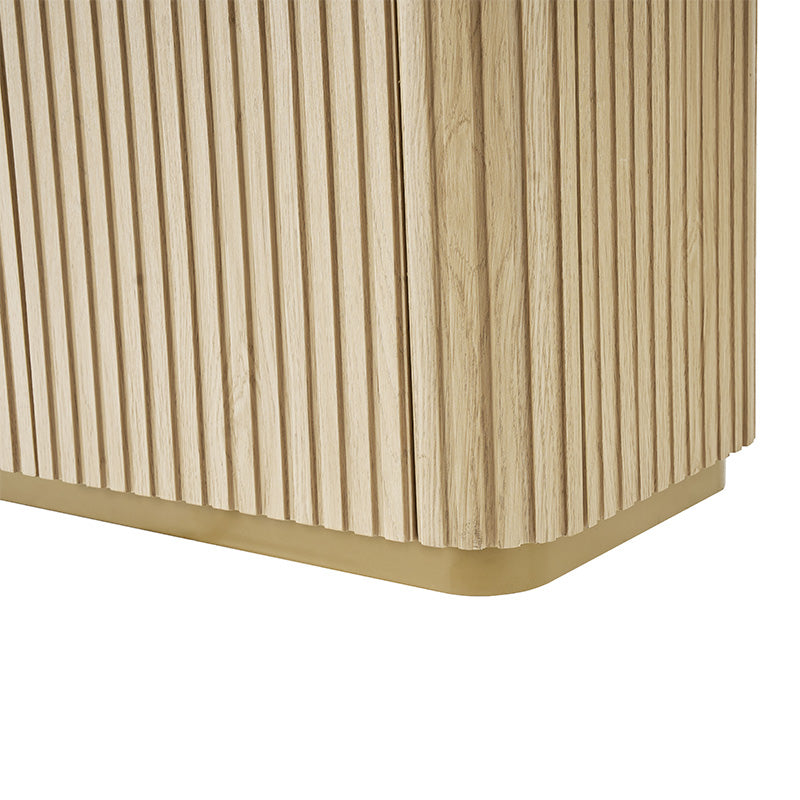 Meuble incurvé à 4 portes avec texture à rayures verticales, 3 tiroirs, étagères réglables et base en métal | Naturel / Chêne clair | Simple