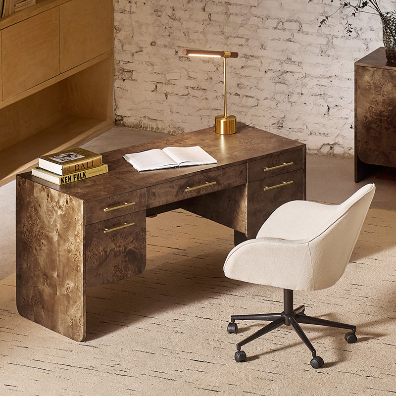 Bureau en bois de loupe avec 3 tiroirs, placards dissimulés, panneau d'intimité et poignées en laiton brossé | Naturel / Noyer | Simple
