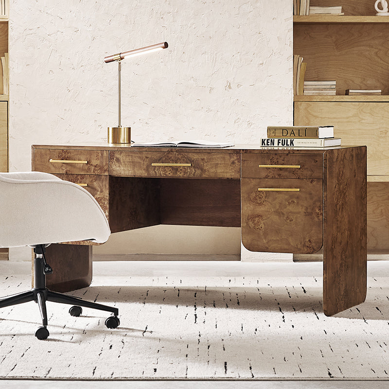 Bureau en bois de loupe avec 3 tiroirs, placards dissimulés, panneau d'intimité et poignées en laiton brossé | Naturel / Noyer | Simple
