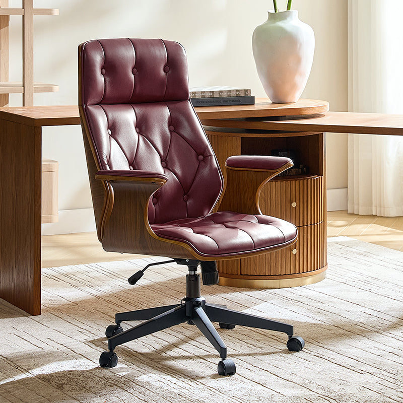 Chaise de bureau en cuir et bois courbé avec capitonnage, inclinaison à 14° et roulettes pivotantes | Camel / Bordeaux | Siège unique