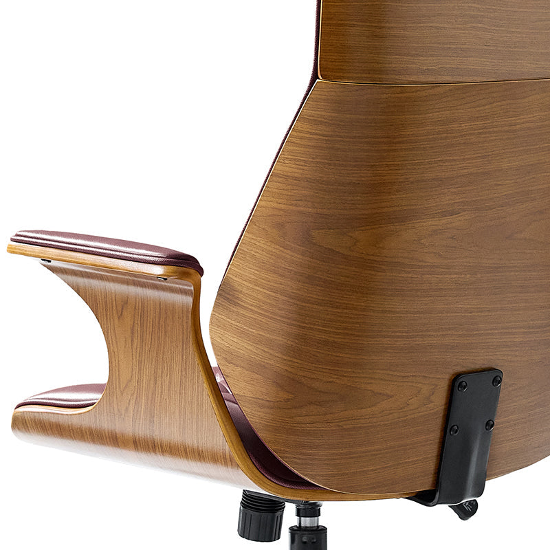 Chaise de bureau en cuir et bois courbé avec capitonnage, inclinaison à 14° et roulettes pivotantes | Camel / Bordeaux | Siège unique